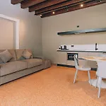 Legnago Suite Apartments Διαμέρισμα *