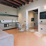 Legnago Suite Apartments לניאגו