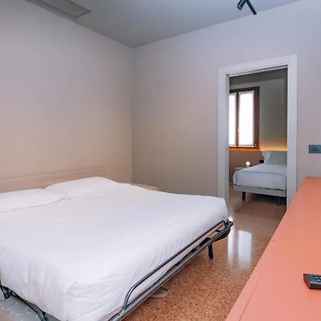 Legnago Suite Apartments レニャーゴ