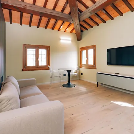 Legnago Suite Apartments レニャーゴ